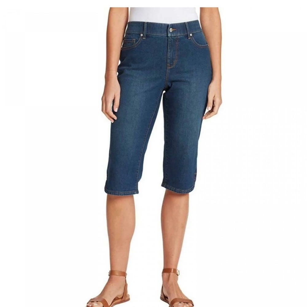 Gloria Vanderbilt Jean Skimmers- slimming effect never worn.